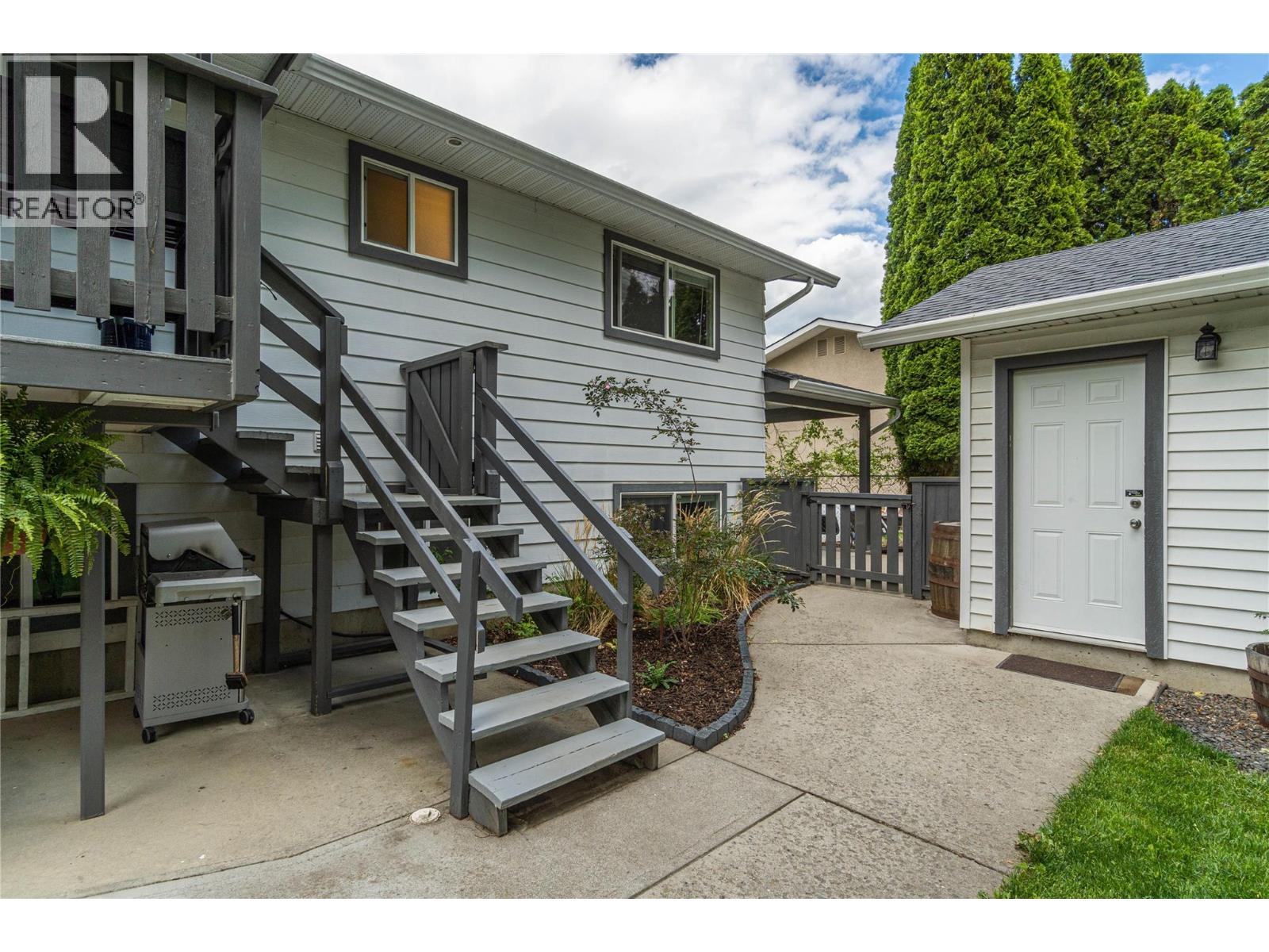879 SERLE Road - 15
