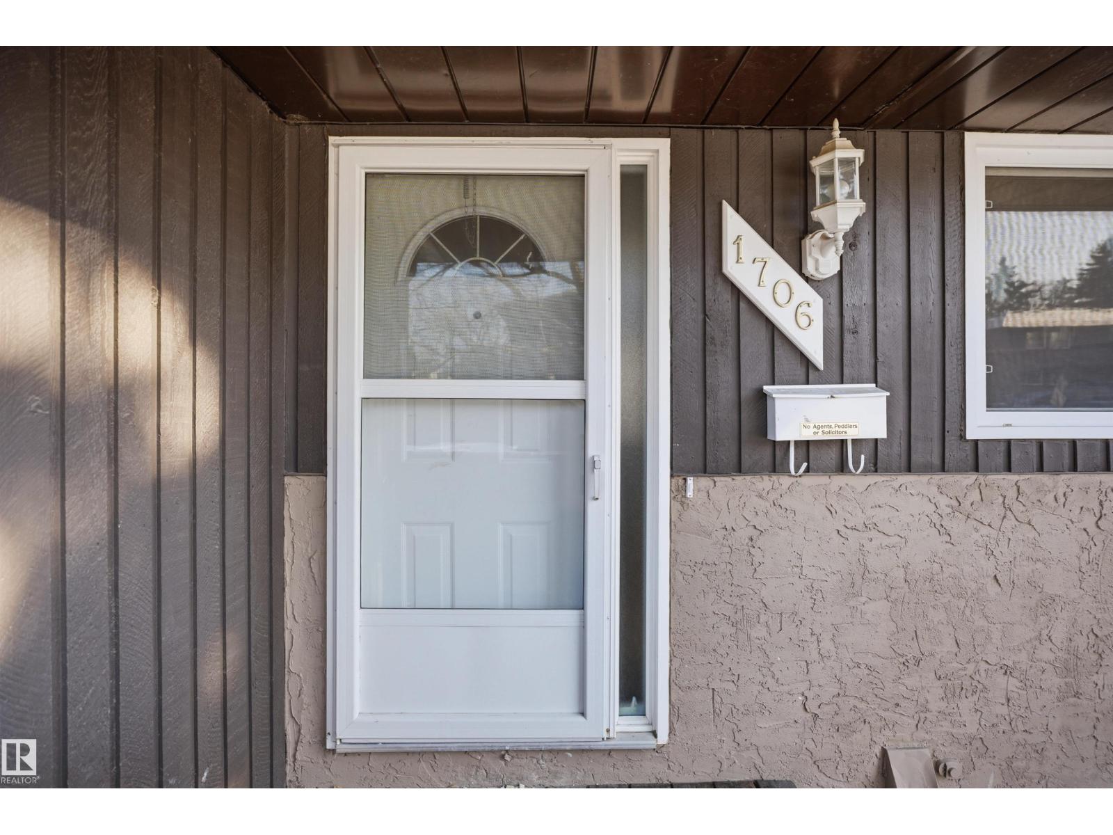 1706 37 ST NW, Edmonton