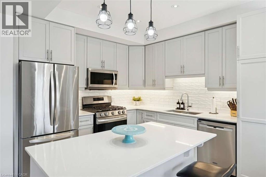 14 ESCARPMENT Drive - 14