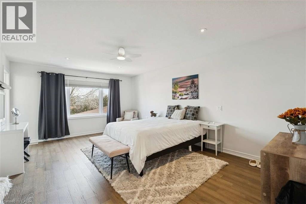 14 ESCARPMENT Drive - 20