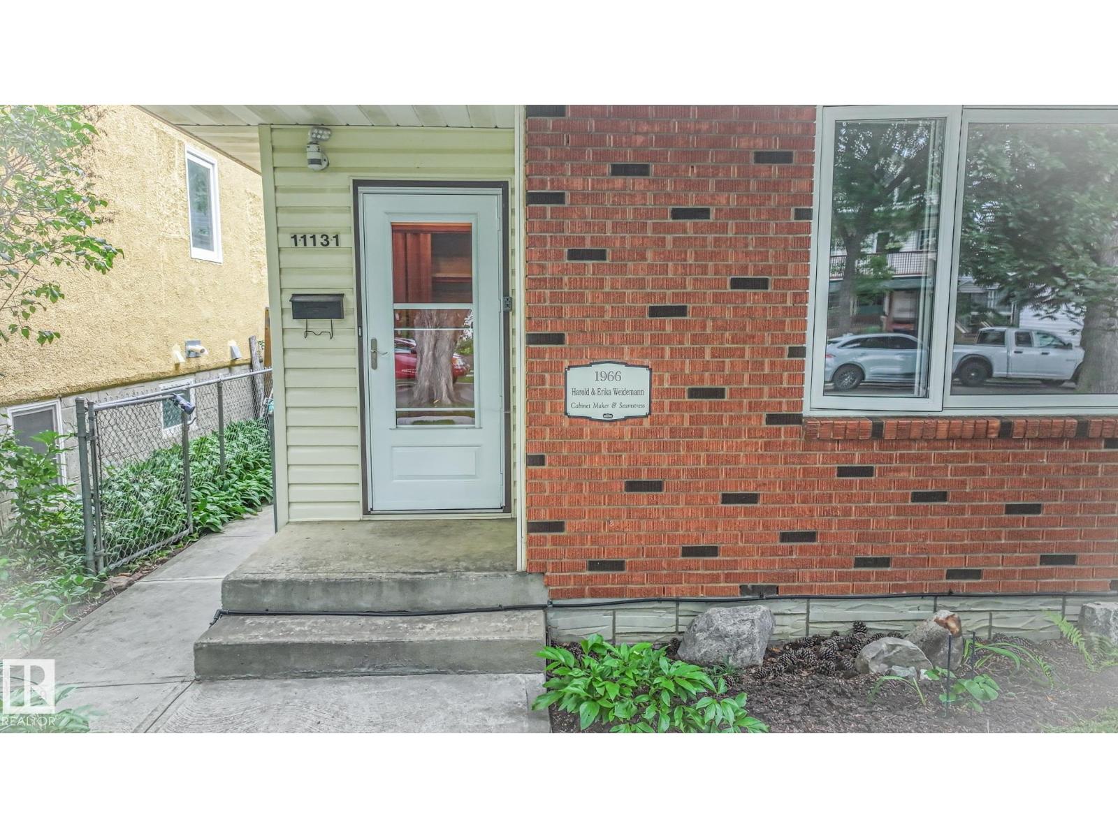 11131 52 ST NW - 3