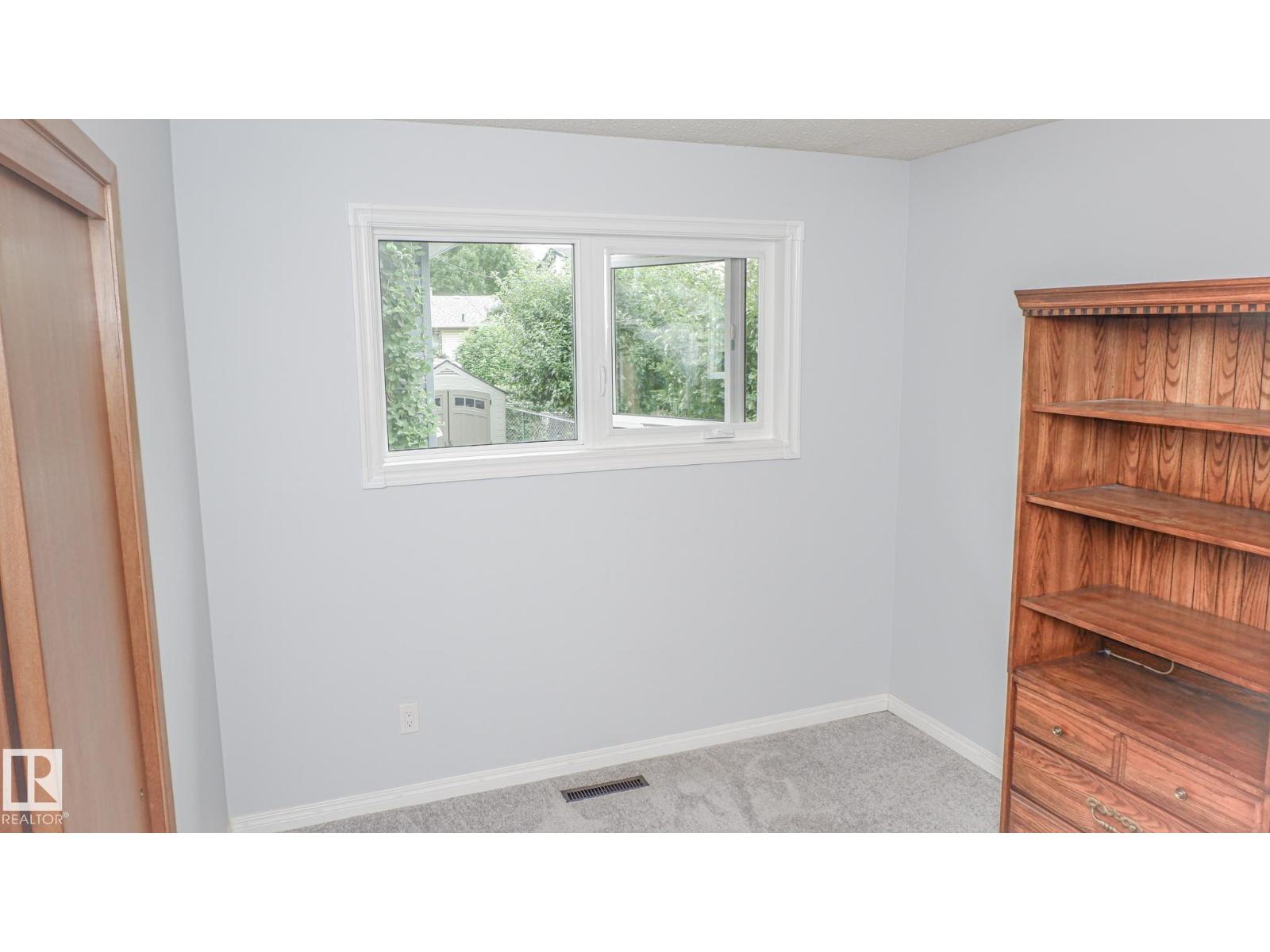 11131 52 ST NW - 22