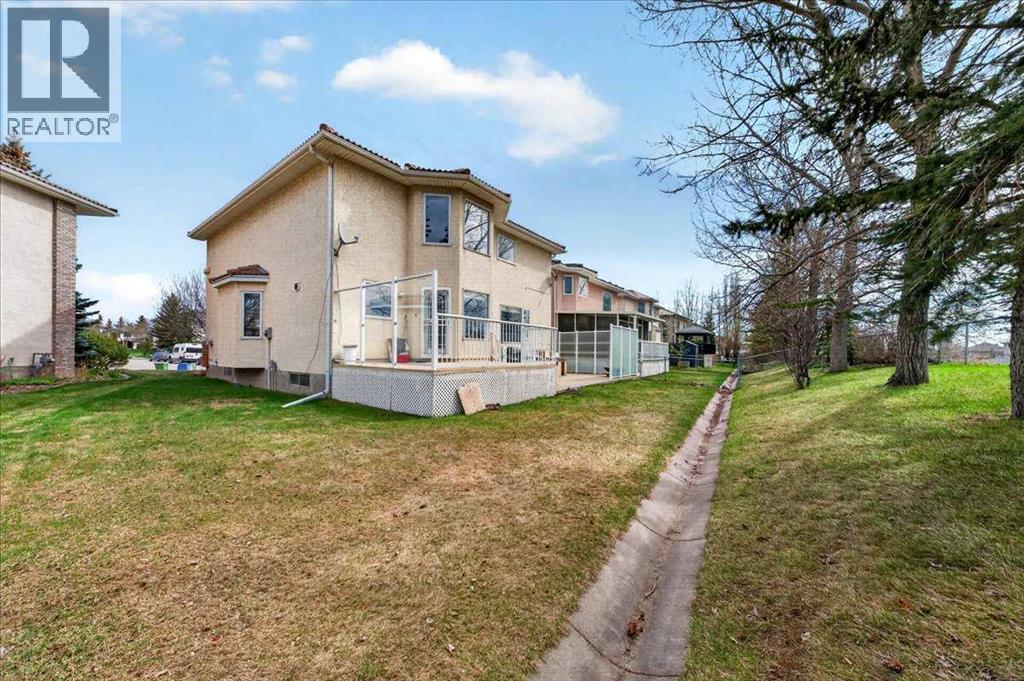 98 Hampstead Circle NW - 35