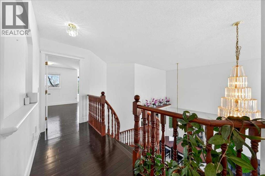 98 Hampstead Circle NW - 19