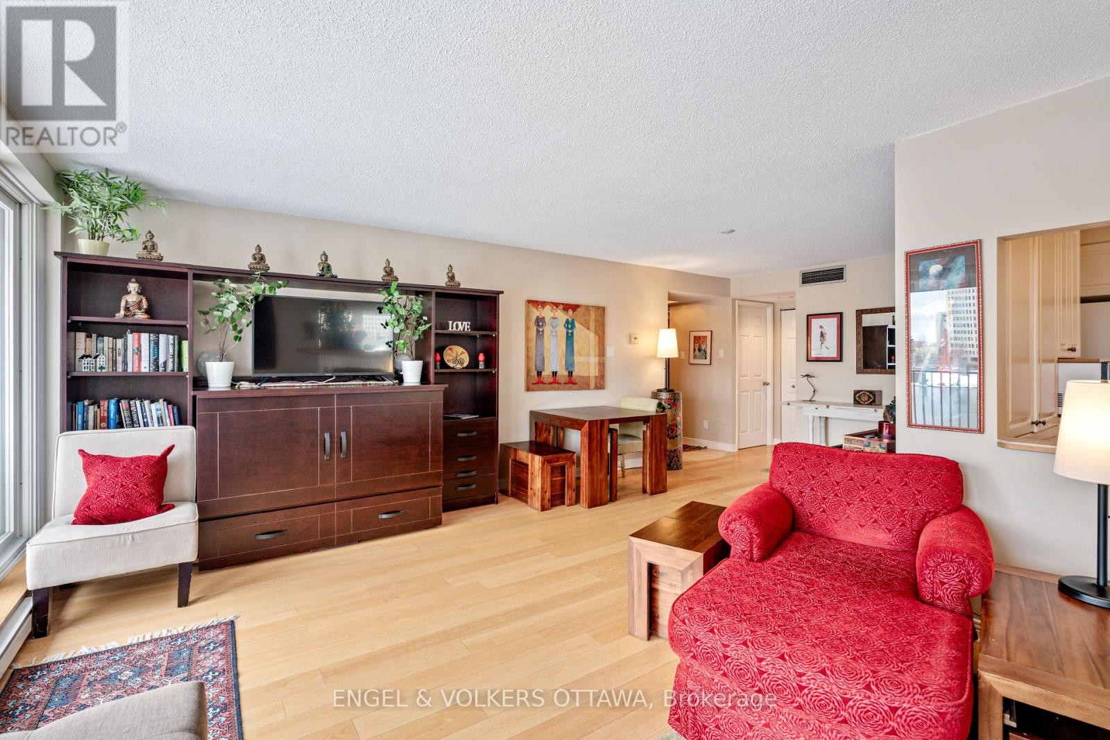 #103 555 WILBROD STREET - 10