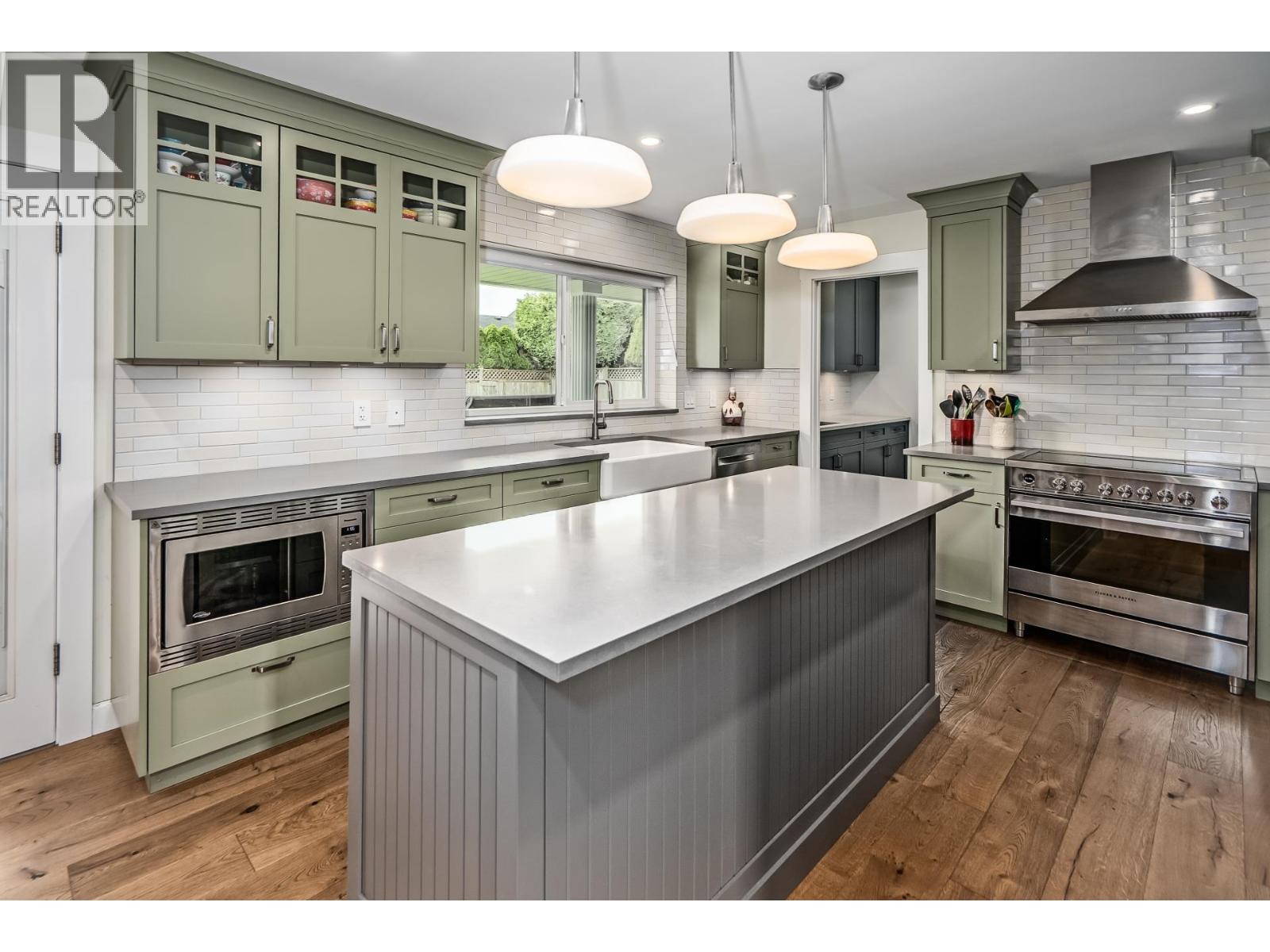 4621 LONDON CRESCENT, Ladner