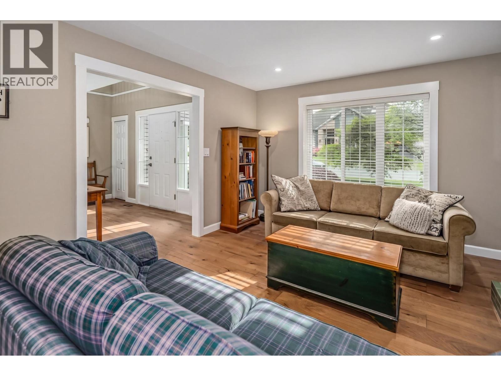 4621 LONDON CRESCENT, Ladner