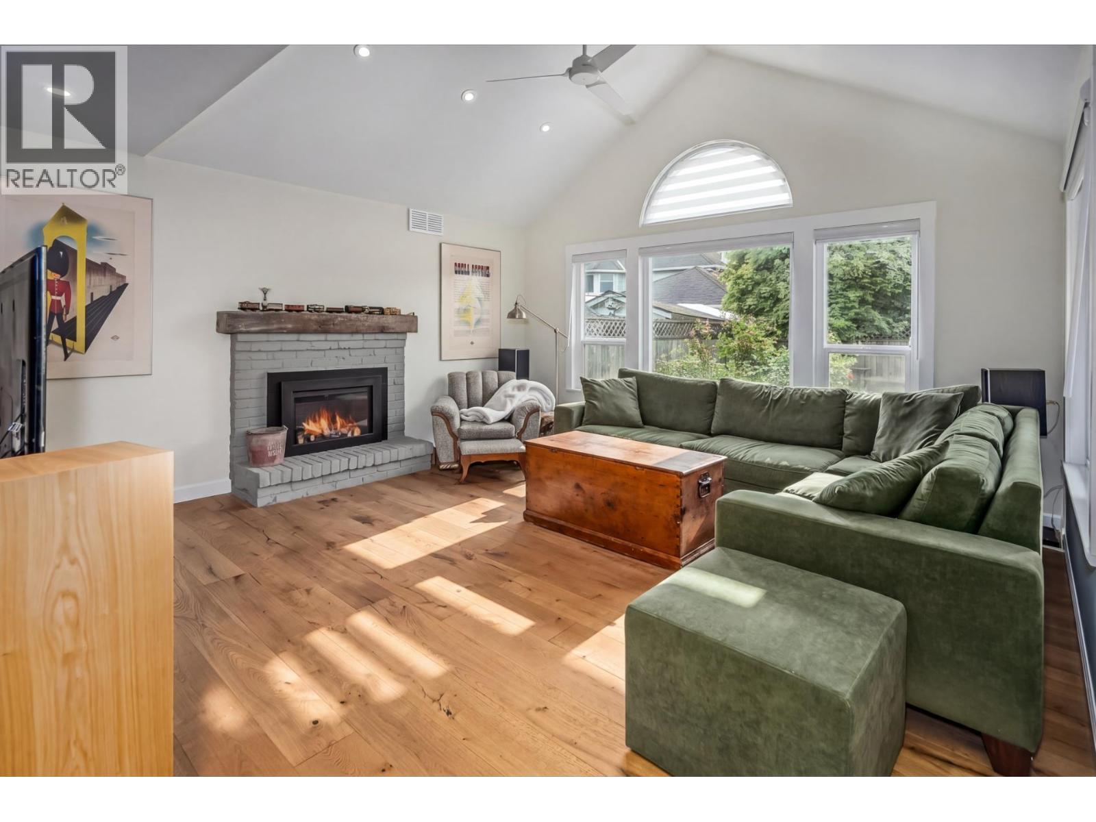 4621 LONDON CRESCENT, Ladner