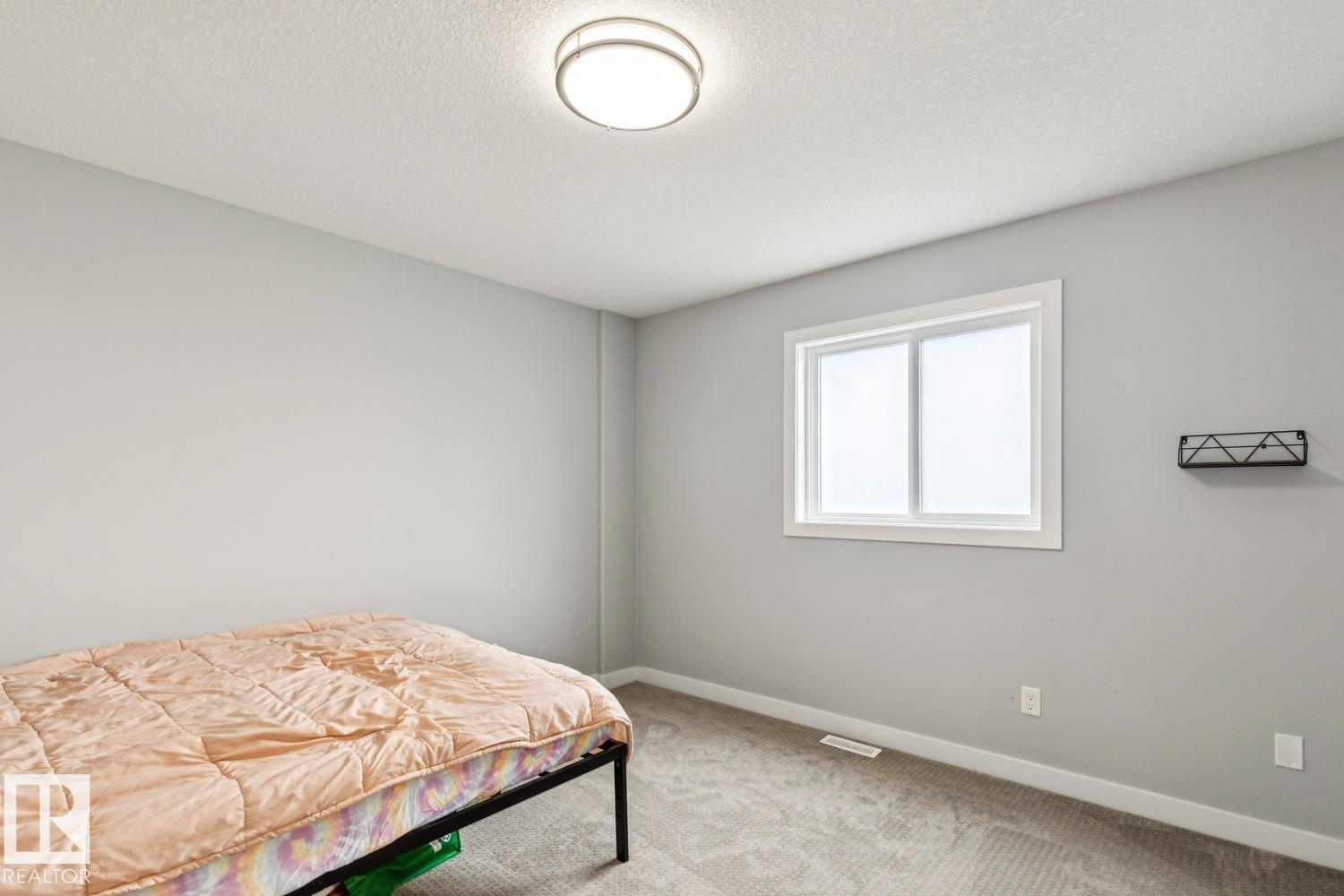 6717 127 AV NW, Edmonton