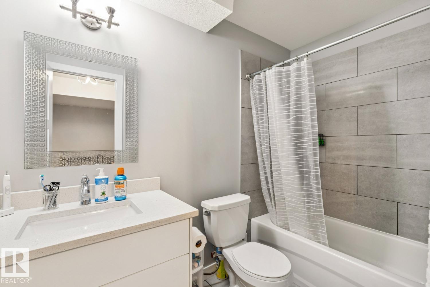6717 127 AV NW, Edmonton