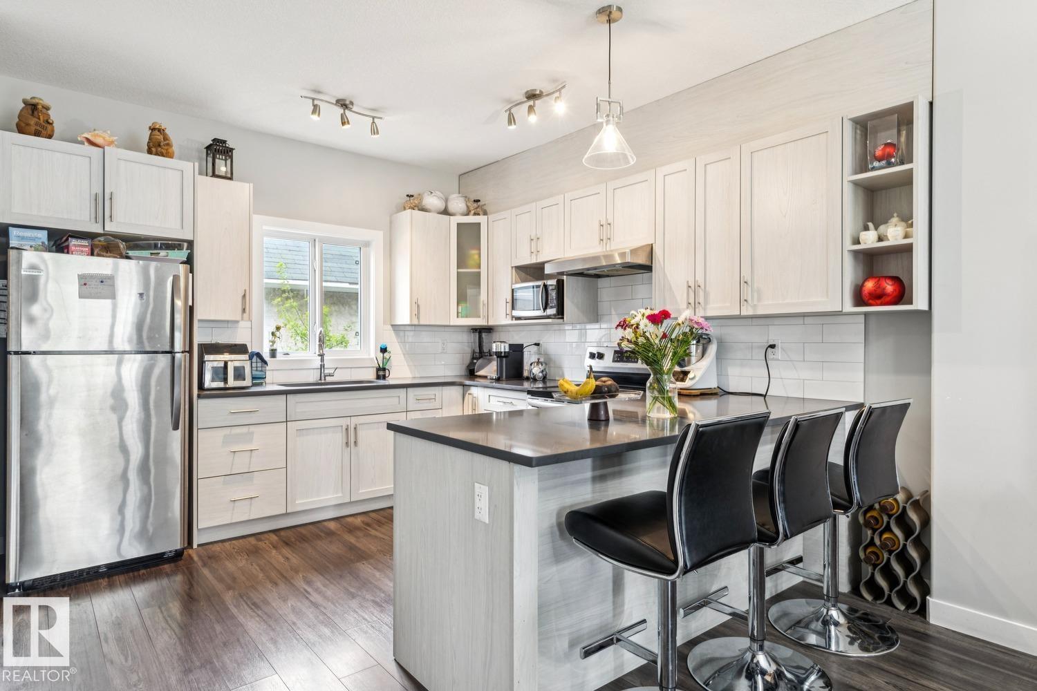 6717 127 AV NW, Edmonton