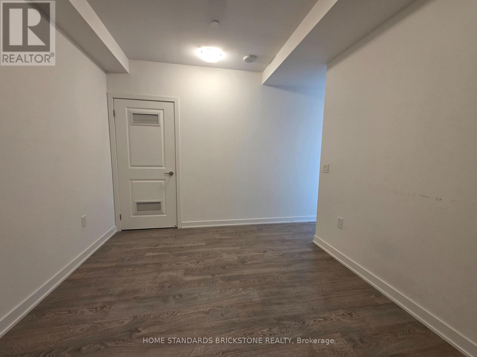 #608 120 EAGLE ROCK WAY - 21