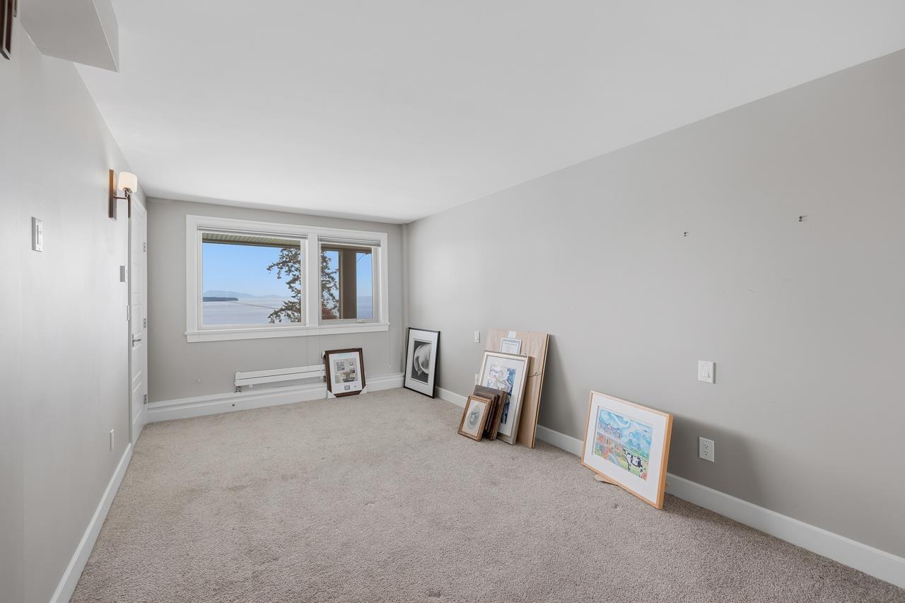 14843 HARDIE AVENUE, White Rock