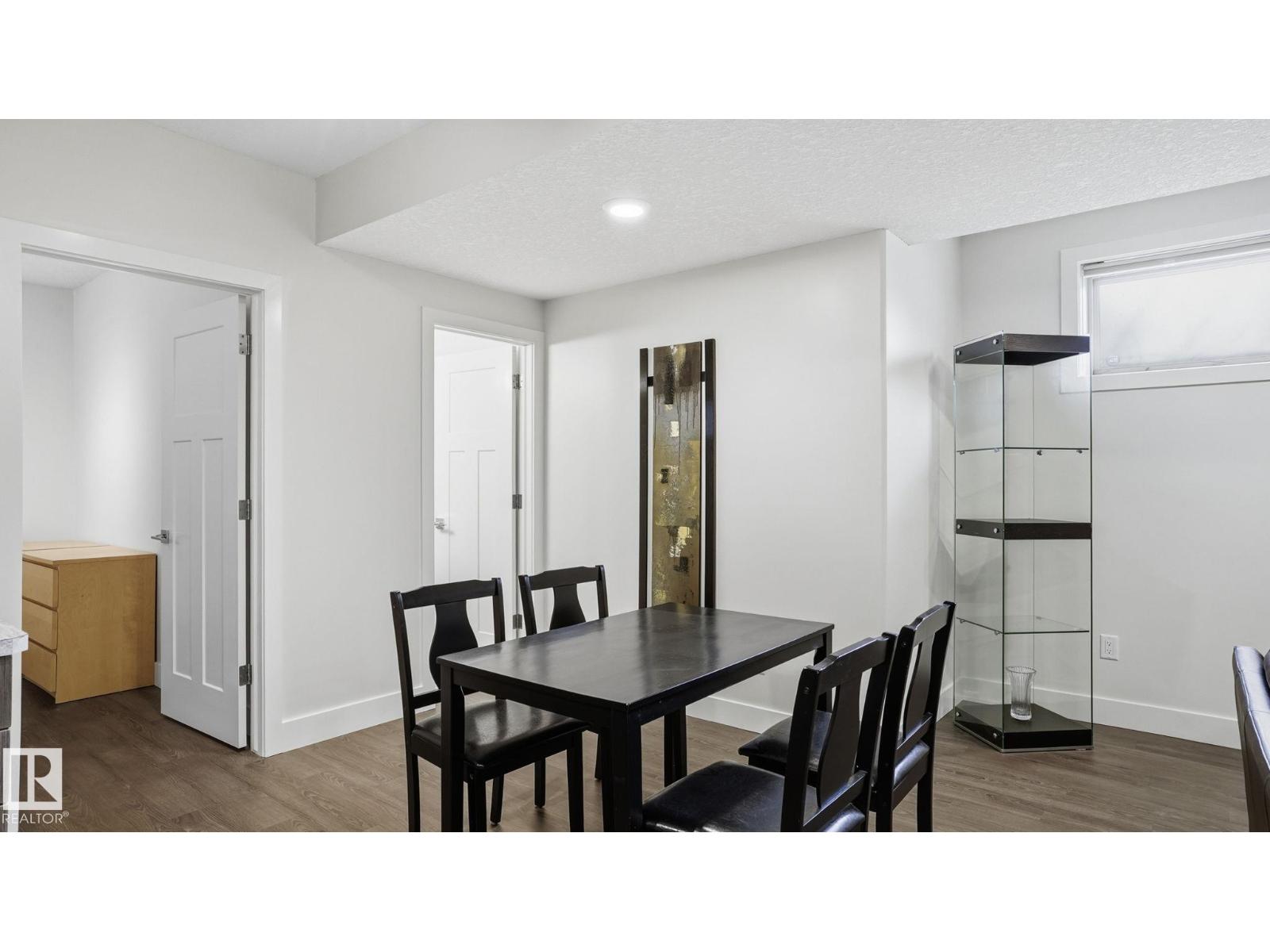 11002 University AV NW, Edmonton