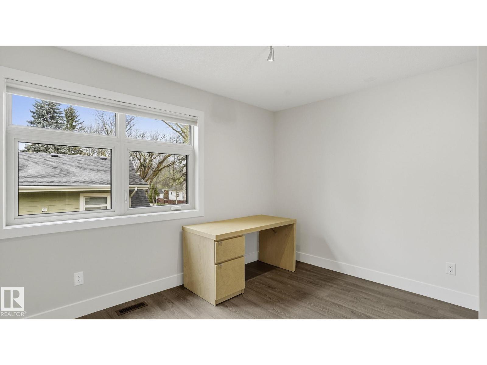 11002 University AV NW, Edmonton