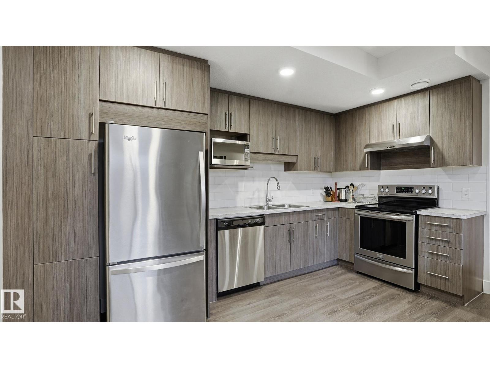 11002 University AV NW, Edmonton