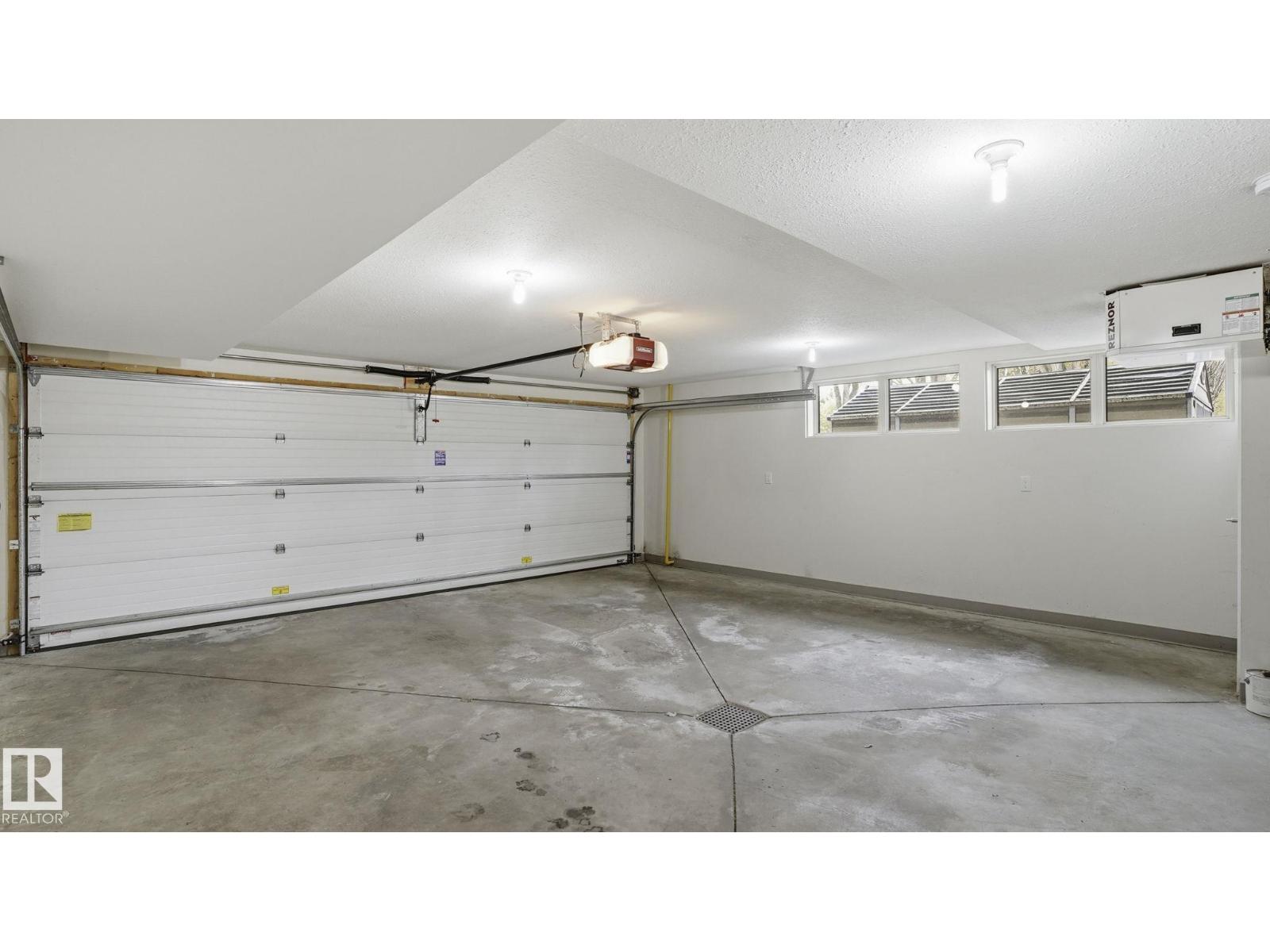 11002 University AV NW, Edmonton
