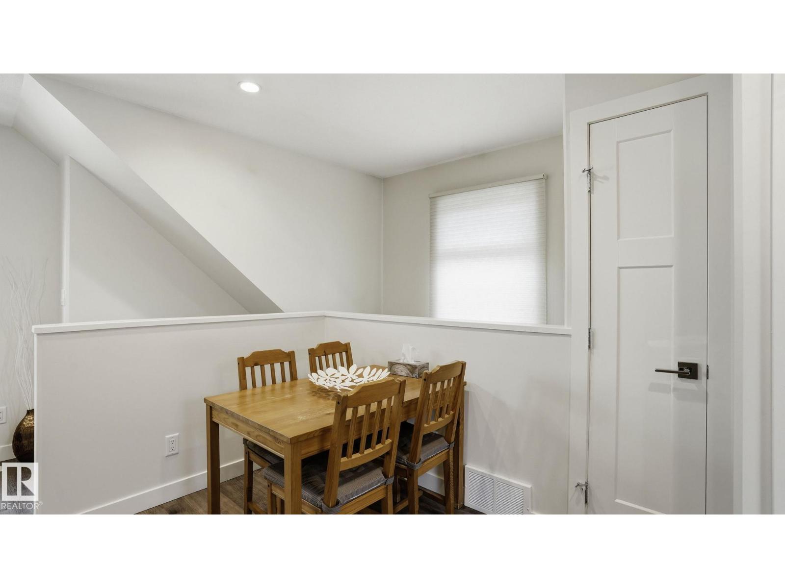 11002 University AV NW, Edmonton
