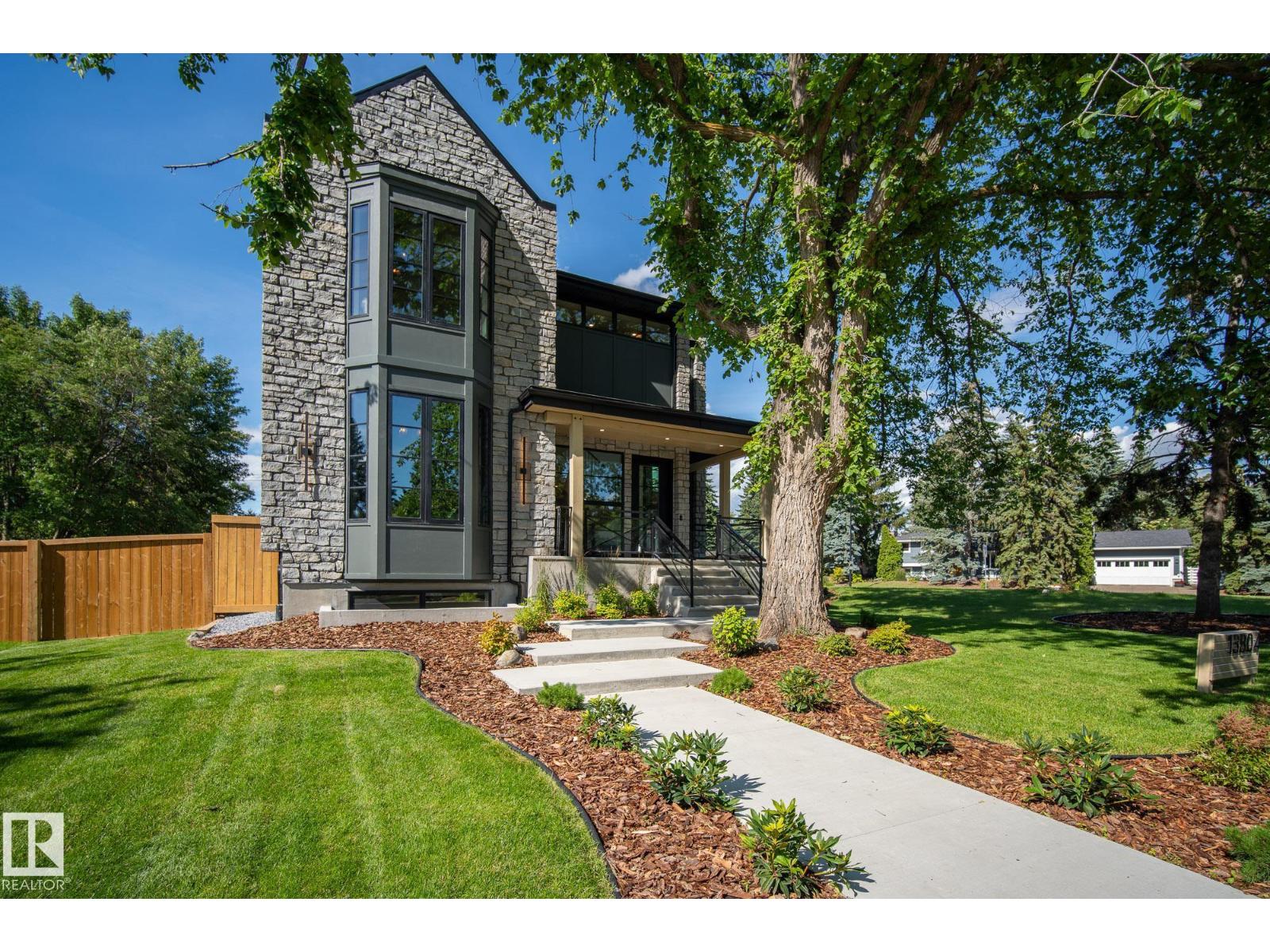 13804 85 AV NW, Edmonton