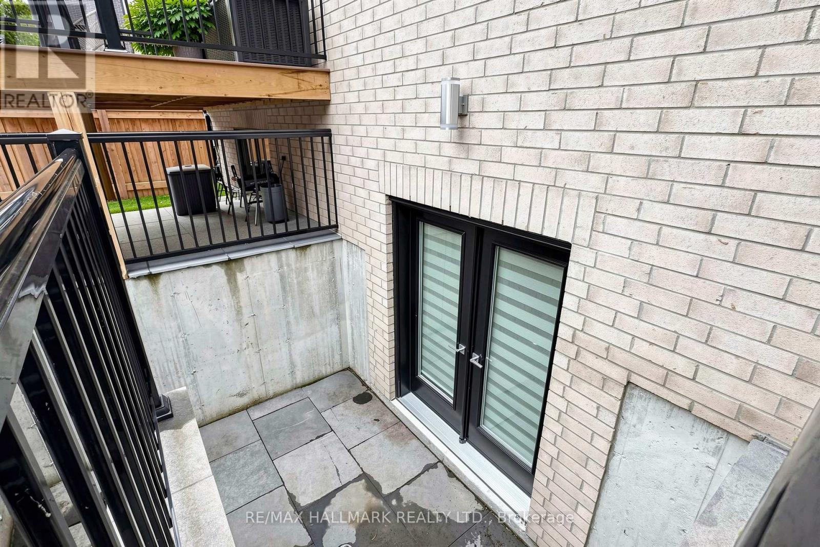 901 WINGARDEN CRESCENT - 46