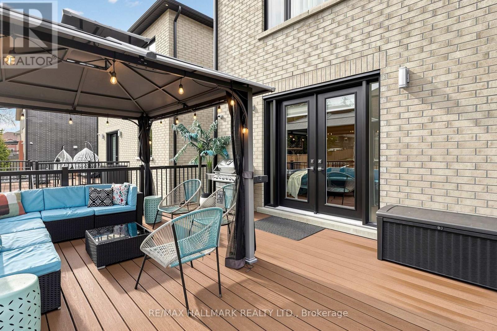 901 WINGARDEN CRESCENT - 48