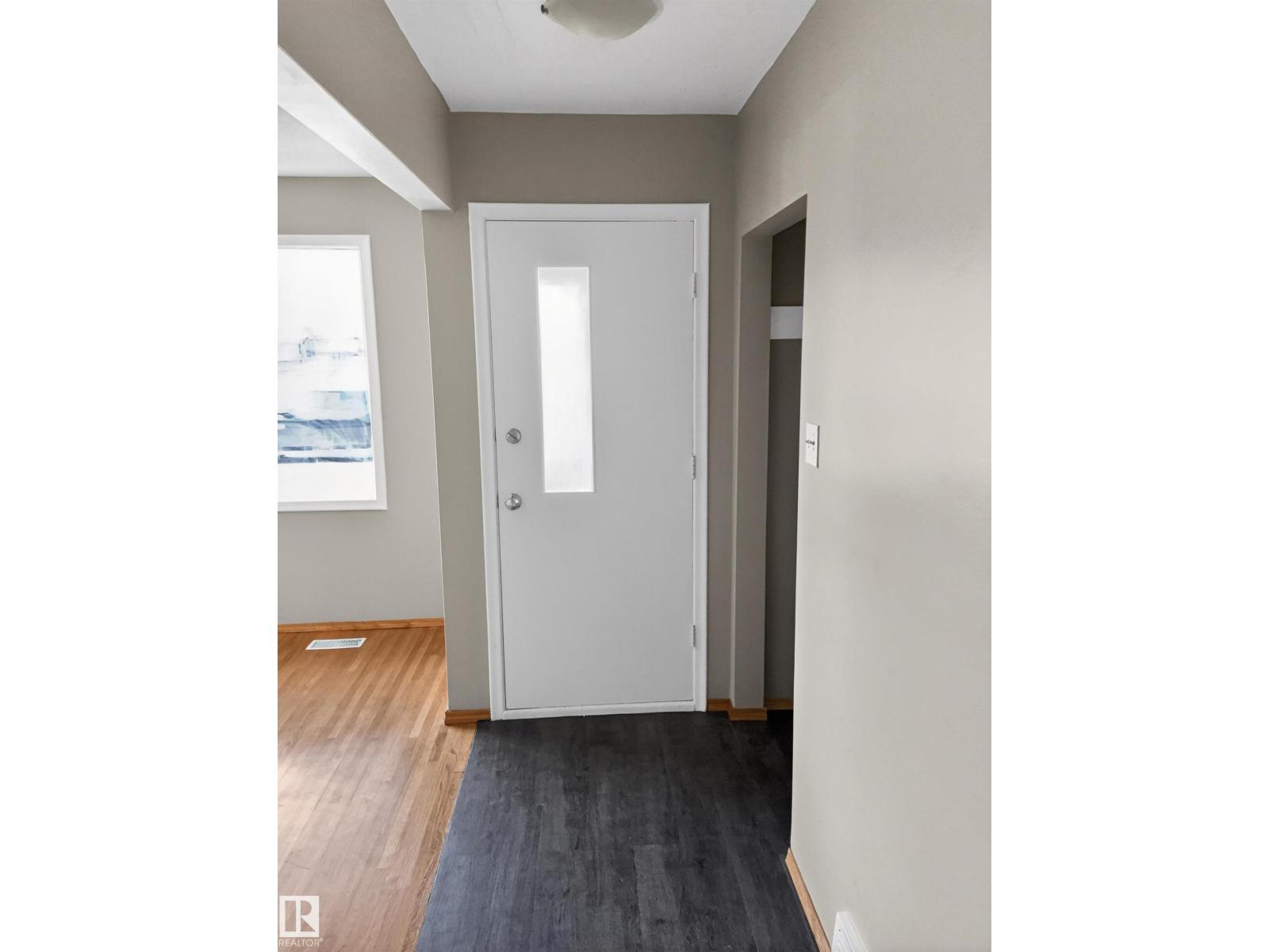 13007 / 13009 111 AV NW, Edmonton