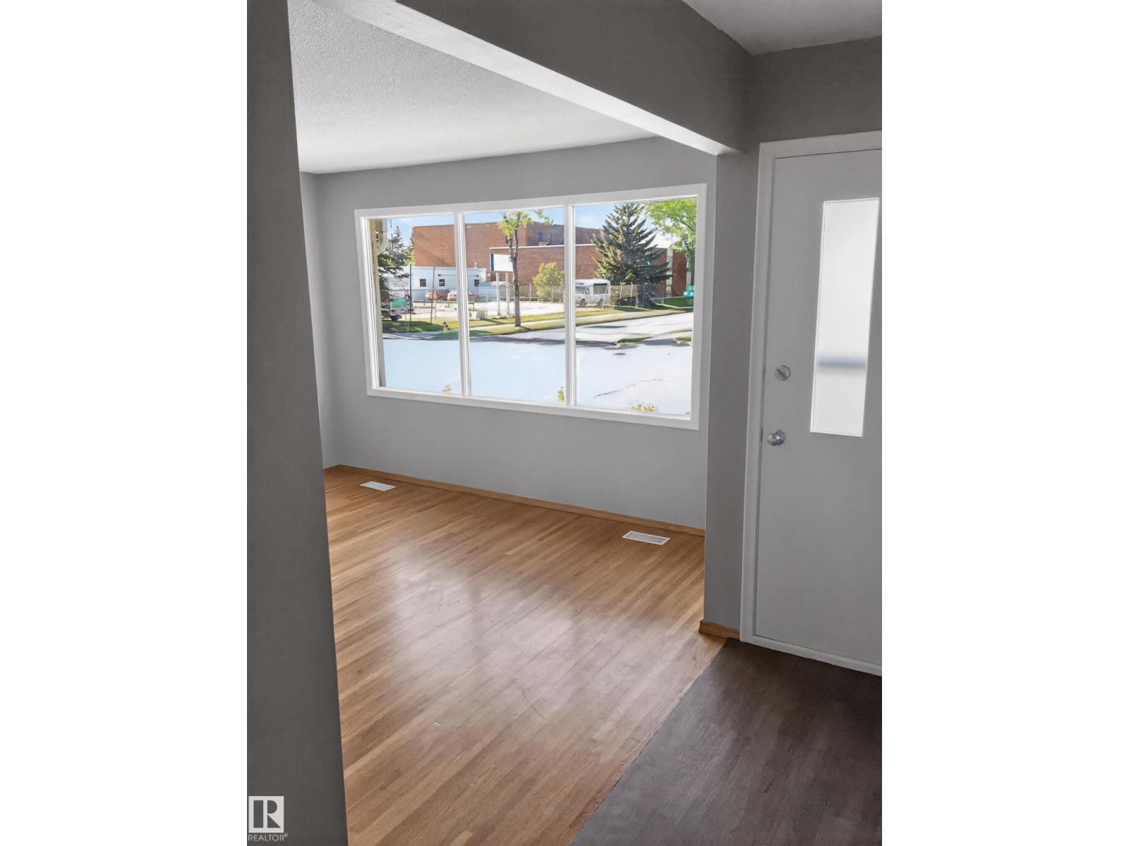 13007 / 13009 111 AV NW - 21