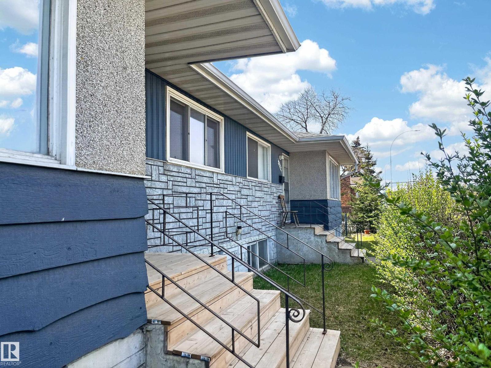 13007 / 13009 111 AV NW, Edmonton