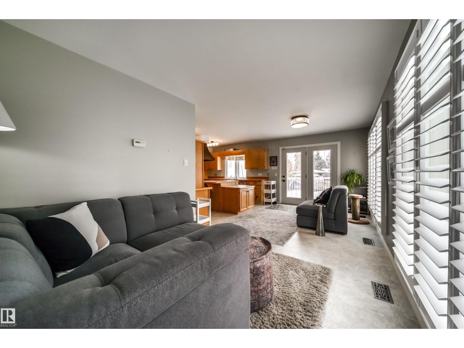 10231 46 ST NW, Edmonton