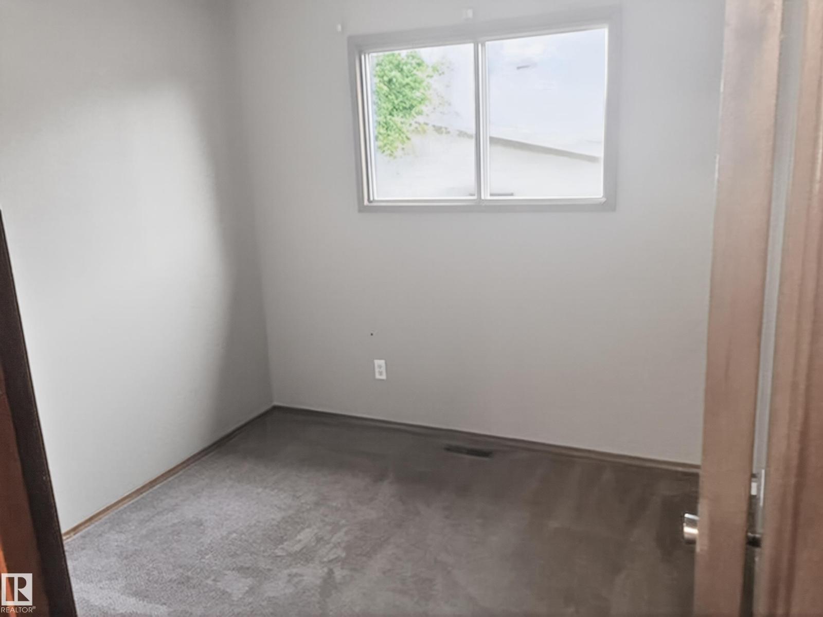 11043 / 11045 131 ST NW - 19