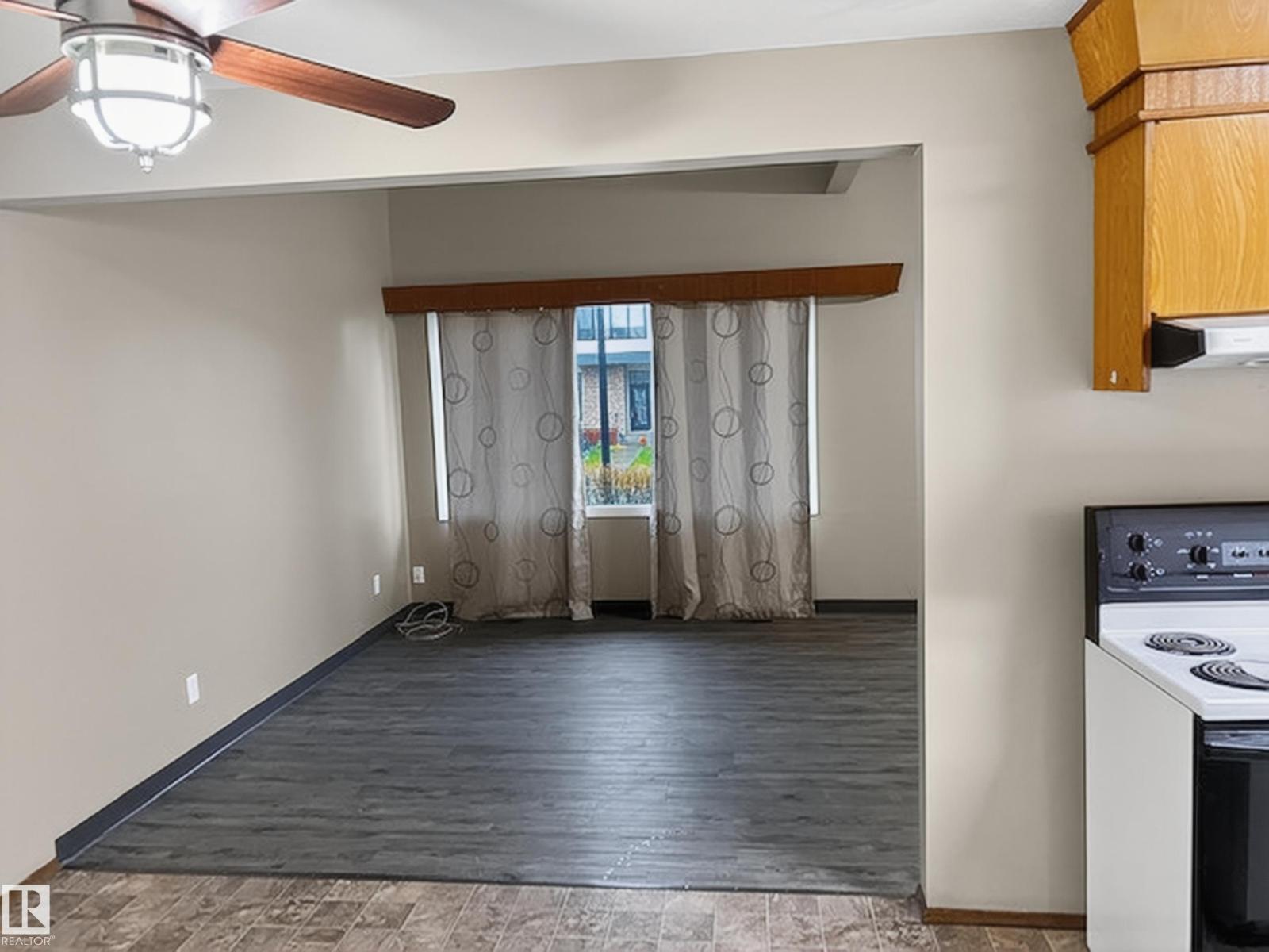 11043 / 11045 131 ST NW - 24