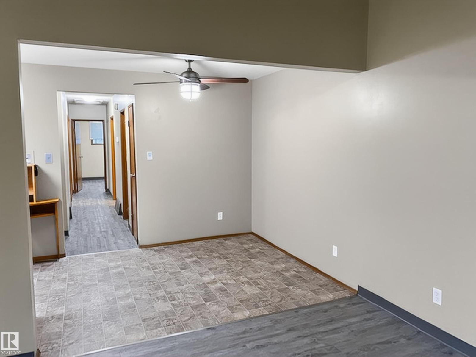 11043 / 11045 131 ST NW - 25