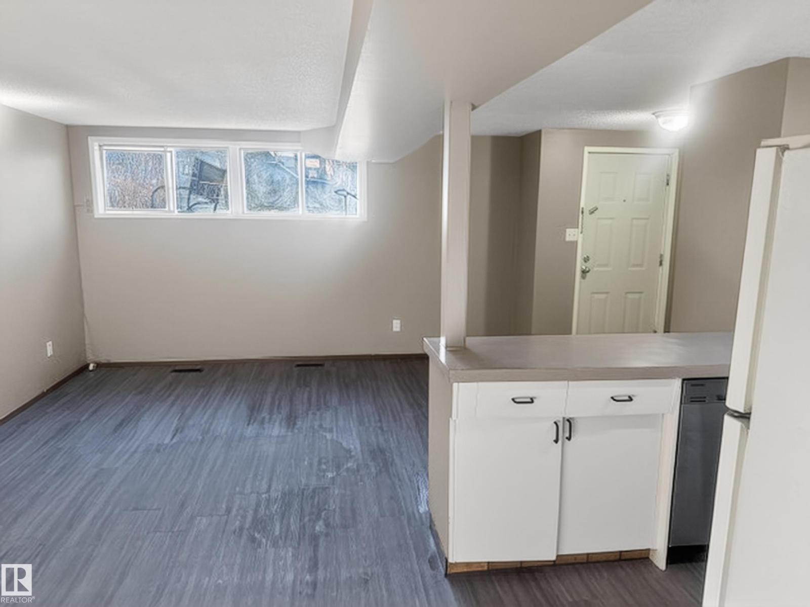 11043 / 11045 131 ST NW - 34