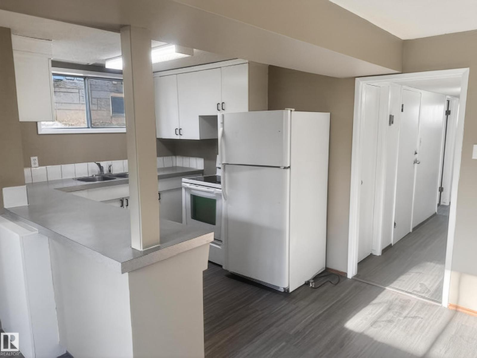 11043 / 11045 131 ST NW - 35