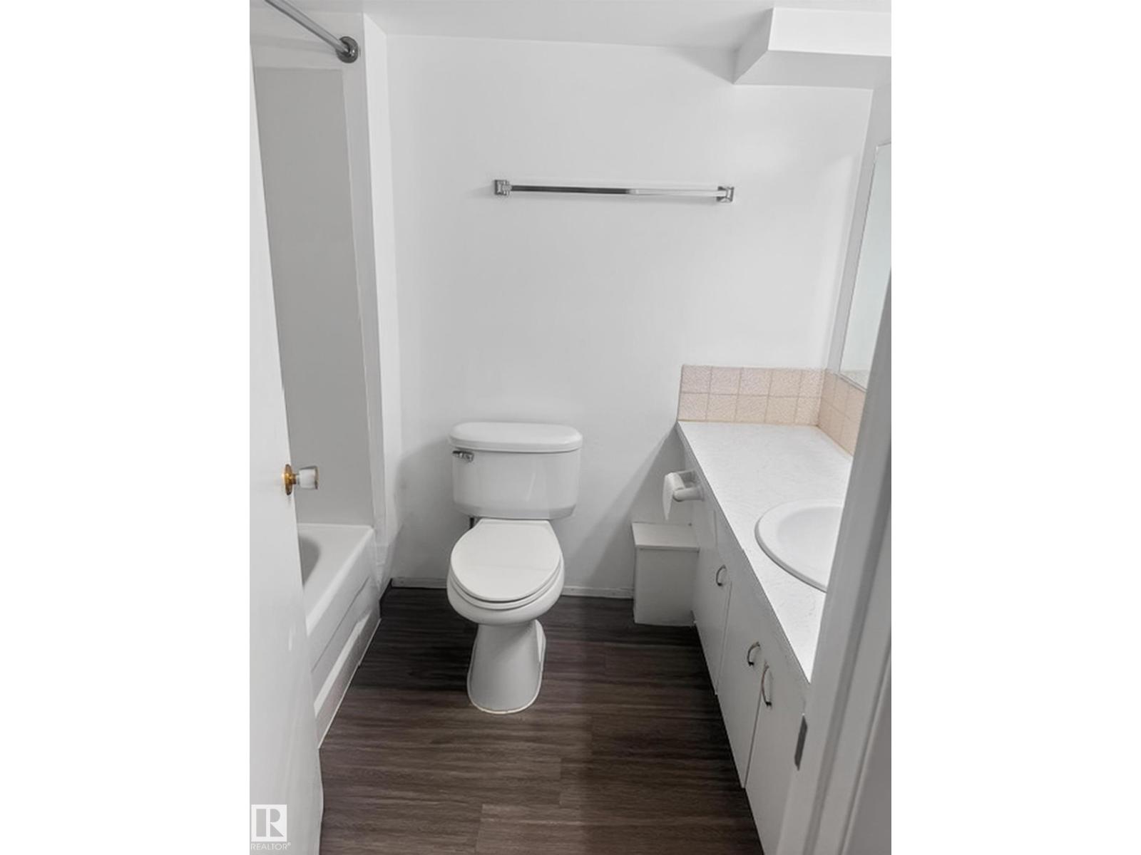 11043 / 11045 131 ST NW - 38