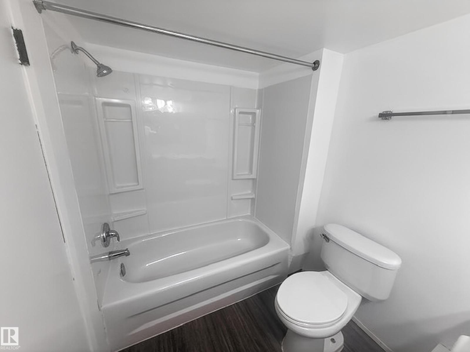11043 / 11045 131 ST NW - 39