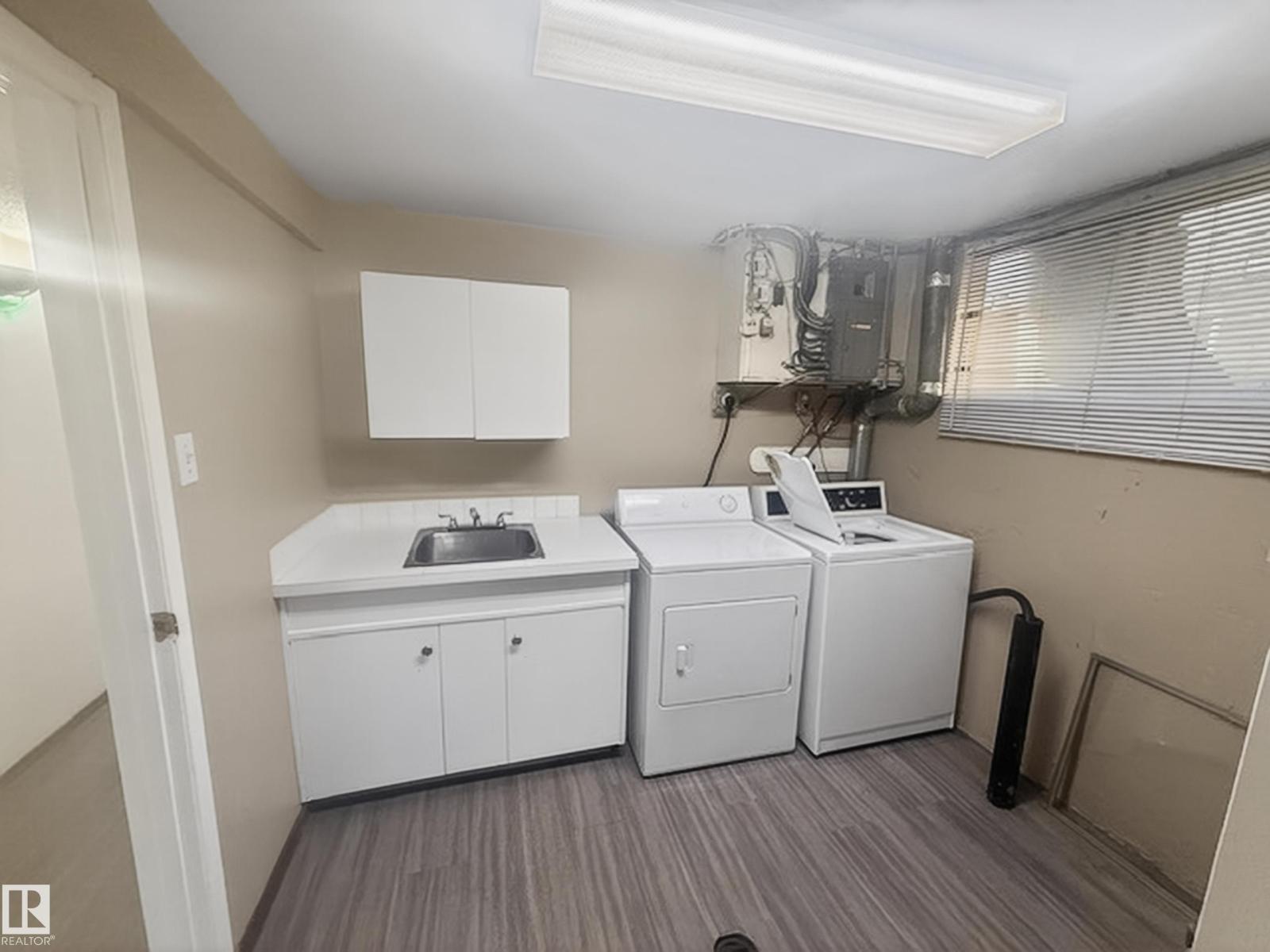 11043 / 11045 131 ST NW - 40