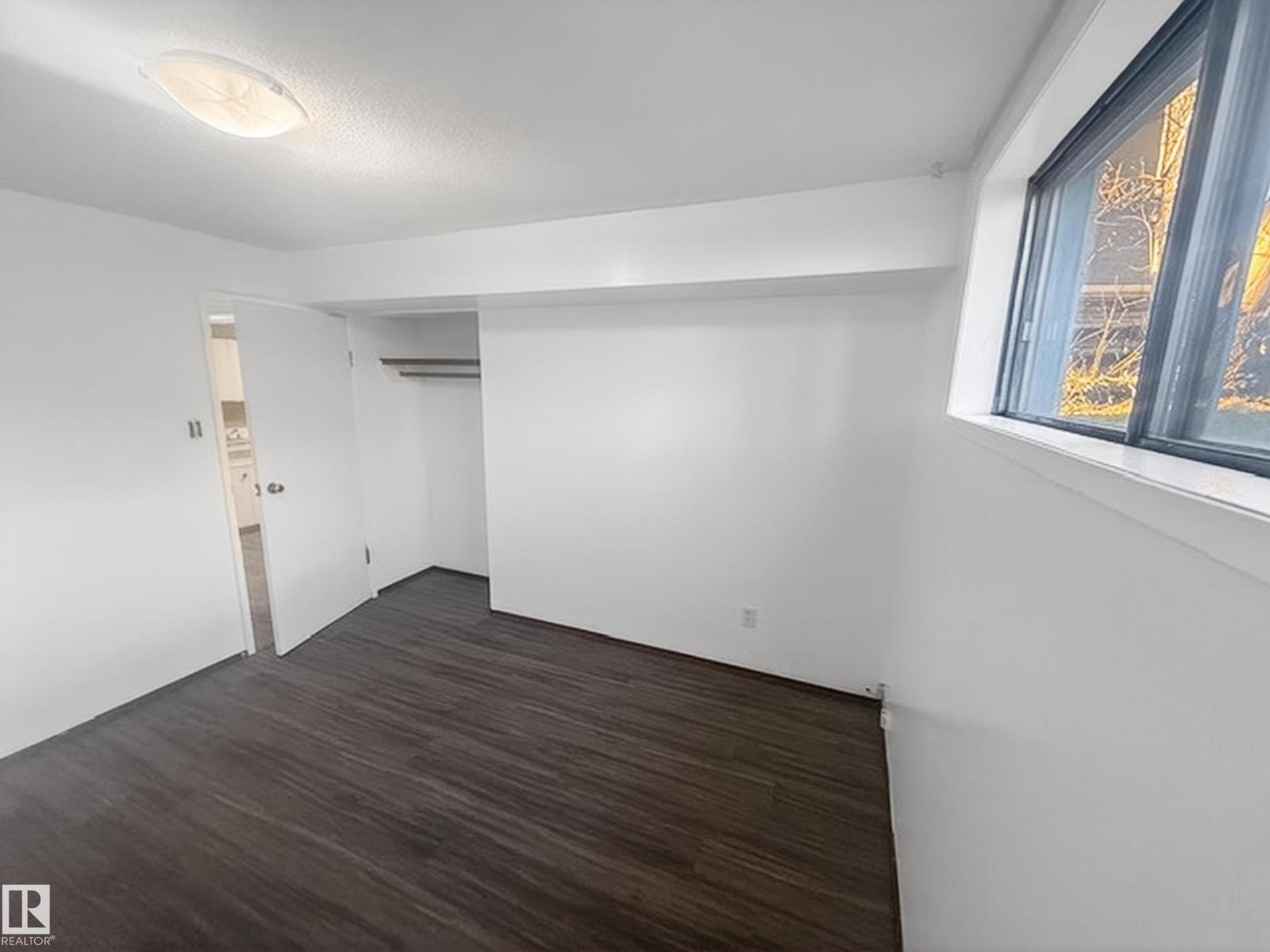11043 / 11045 131 ST NW - 44