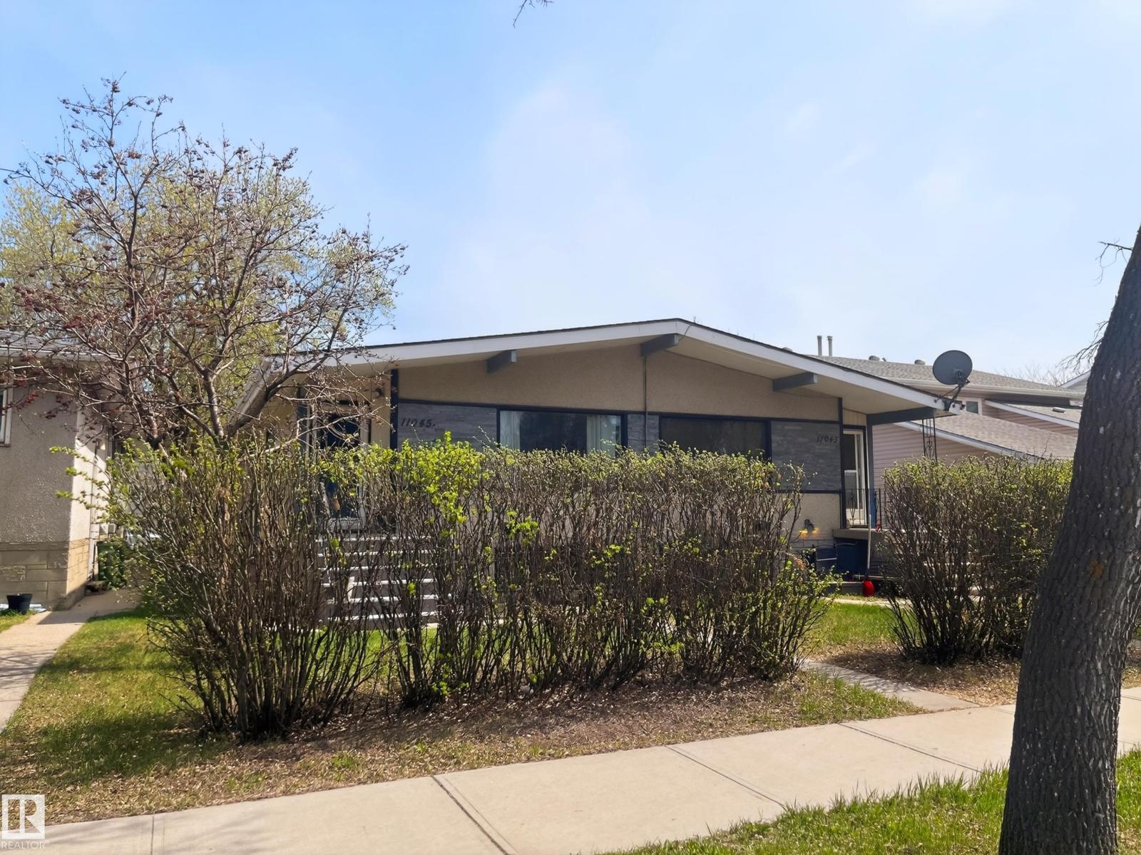 11043 / 11045 131 ST NW - 45