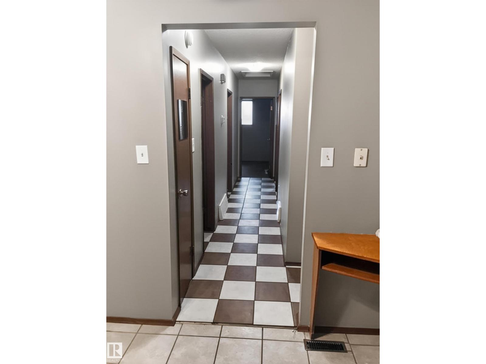 11043 / 11045 131 ST NW - 6