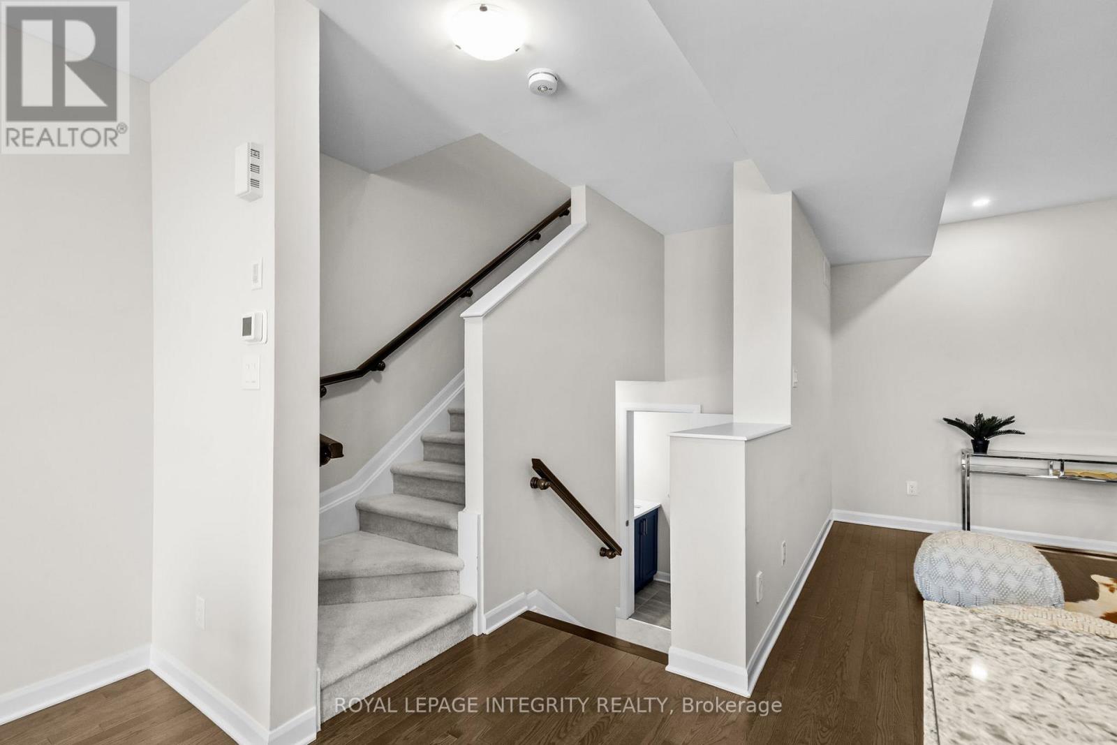125 ATTWELL PRIVATE - 24
