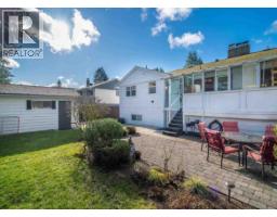 1090 Ruthina Avenue, North Vancouver, BC V7R2E6 Photo 8
