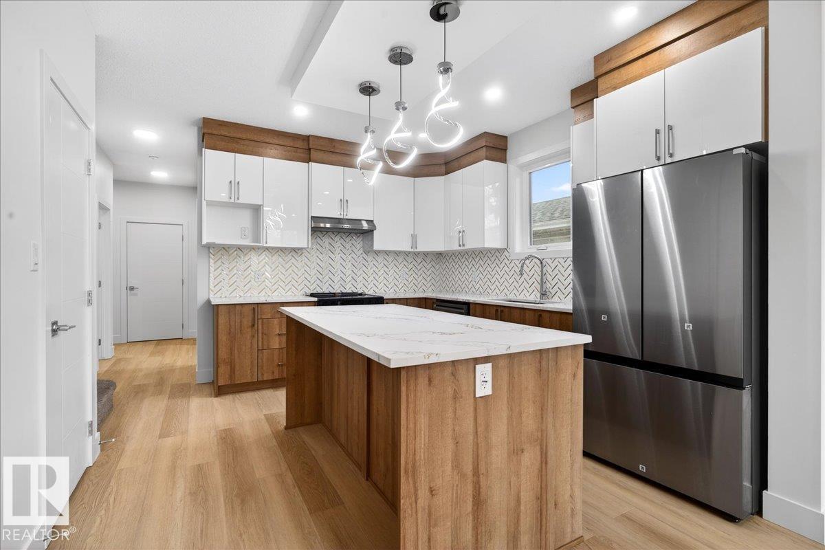 10637 68 AV NW, Edmonton
