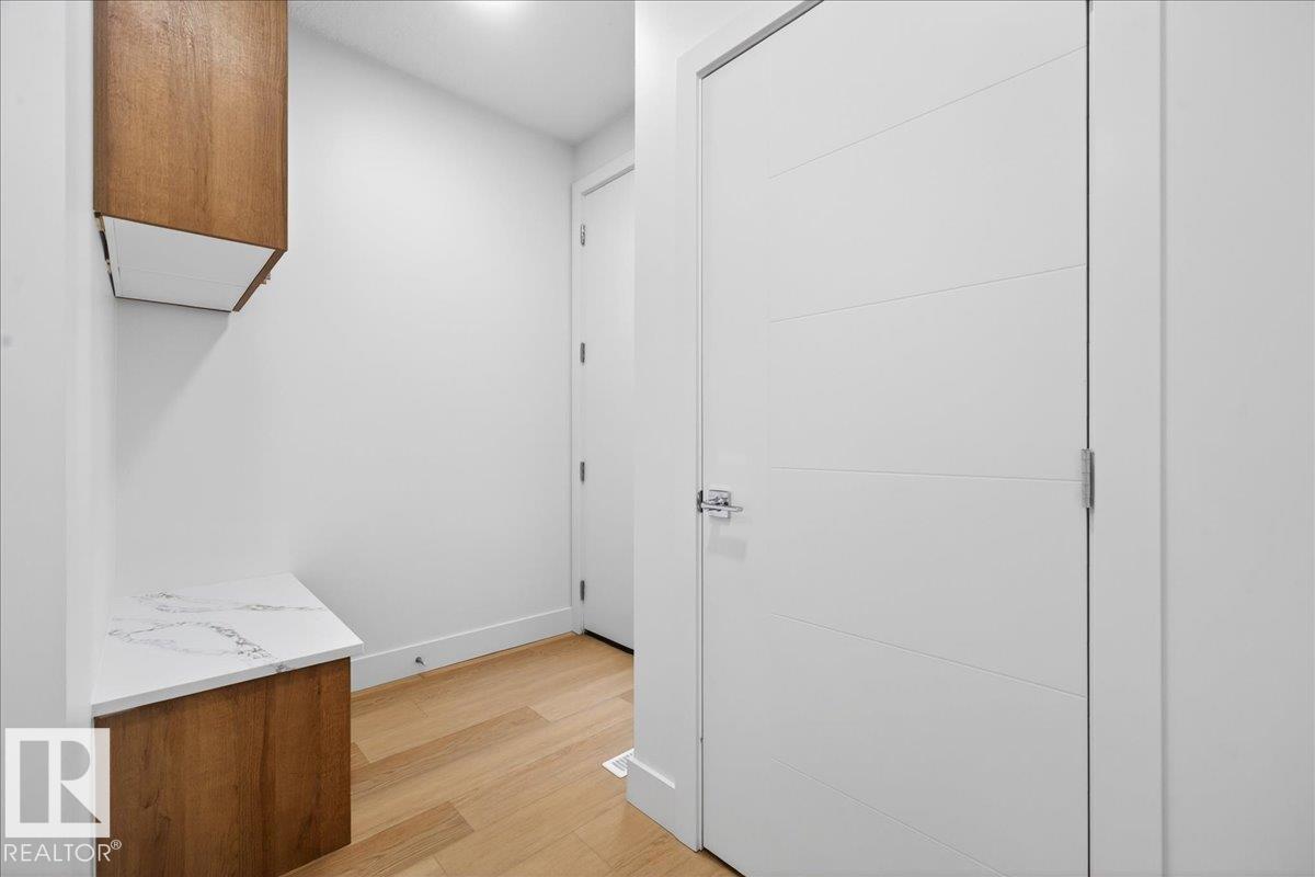 10637 68 AV NW - 17