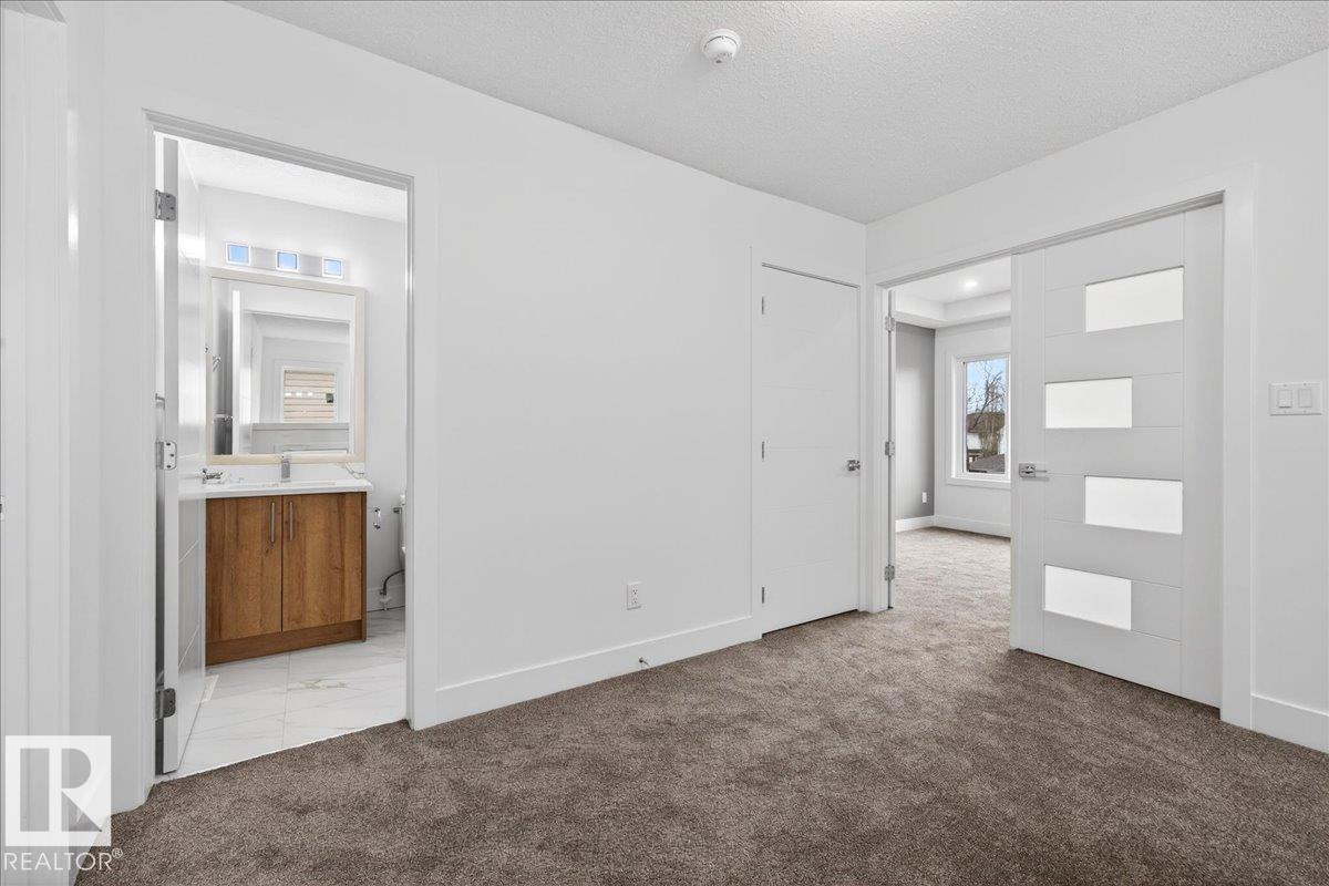 10637 68 AV NW - 24
