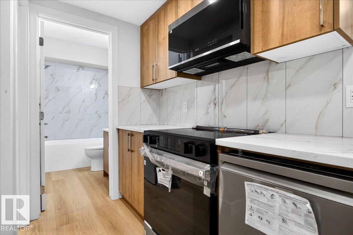 10637 68 AV NW - 41