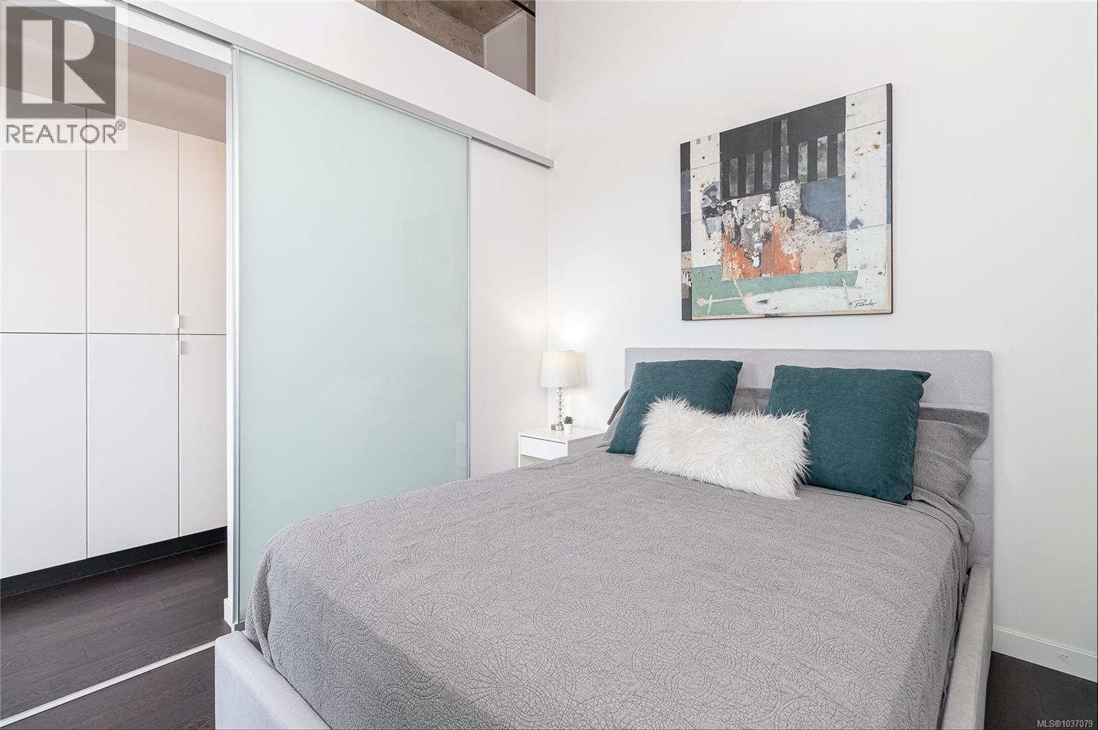 312 770 Fisgard Street, Victoria