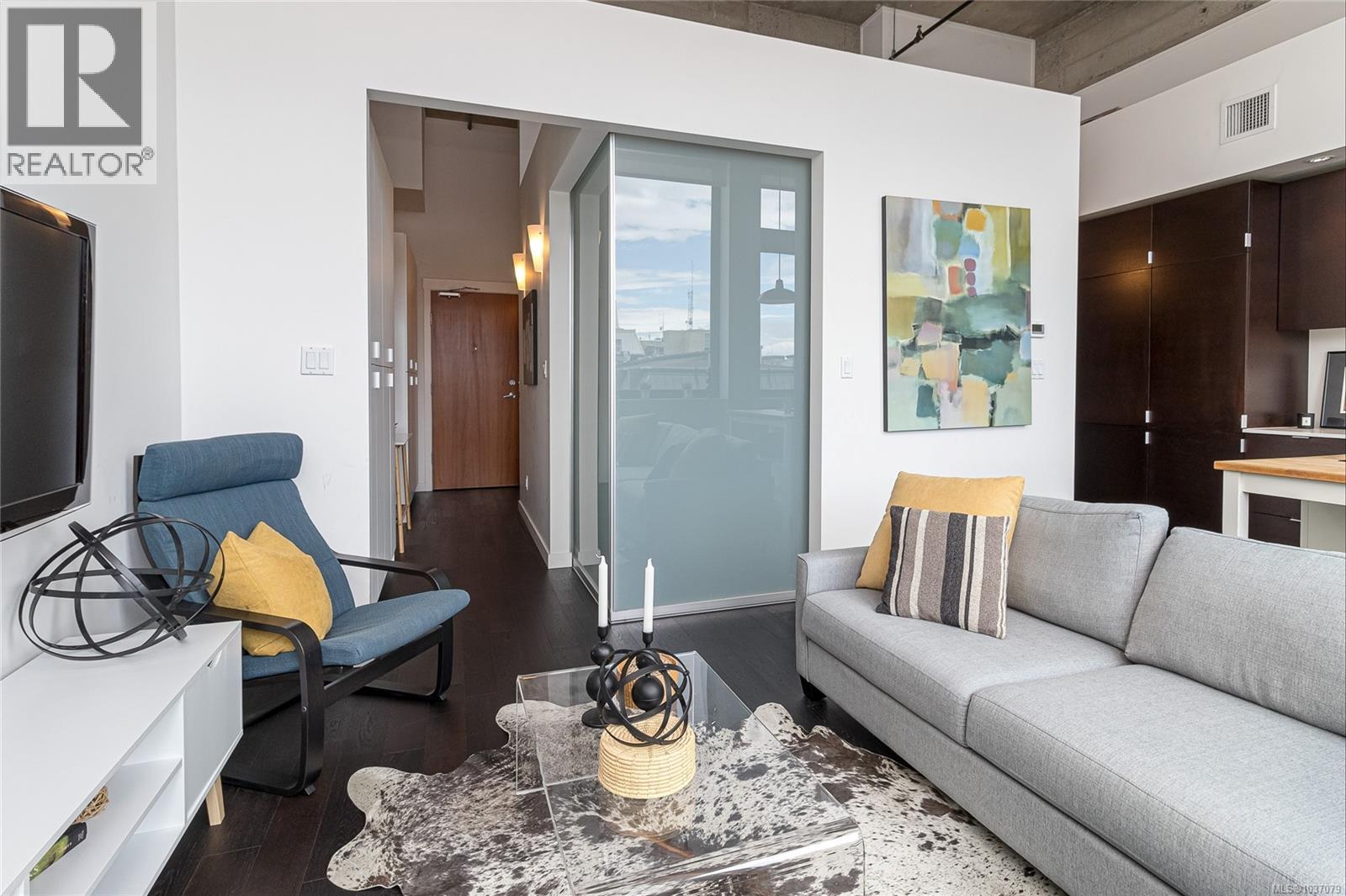 312 770 Fisgard Street, Victoria