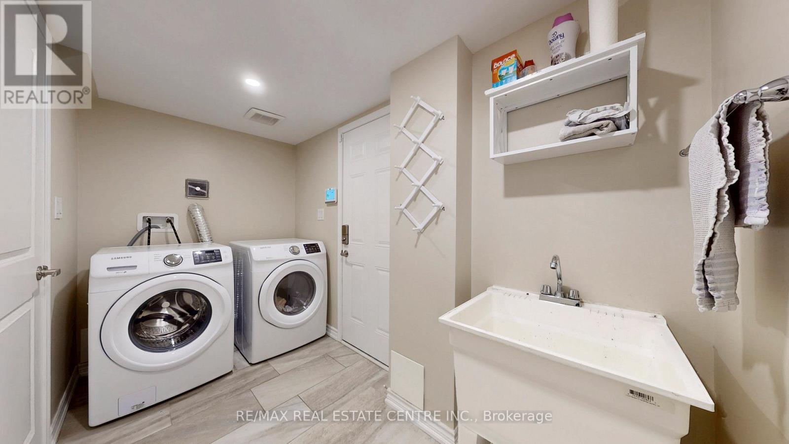 32 BLUEGILL CRESCENT - 34