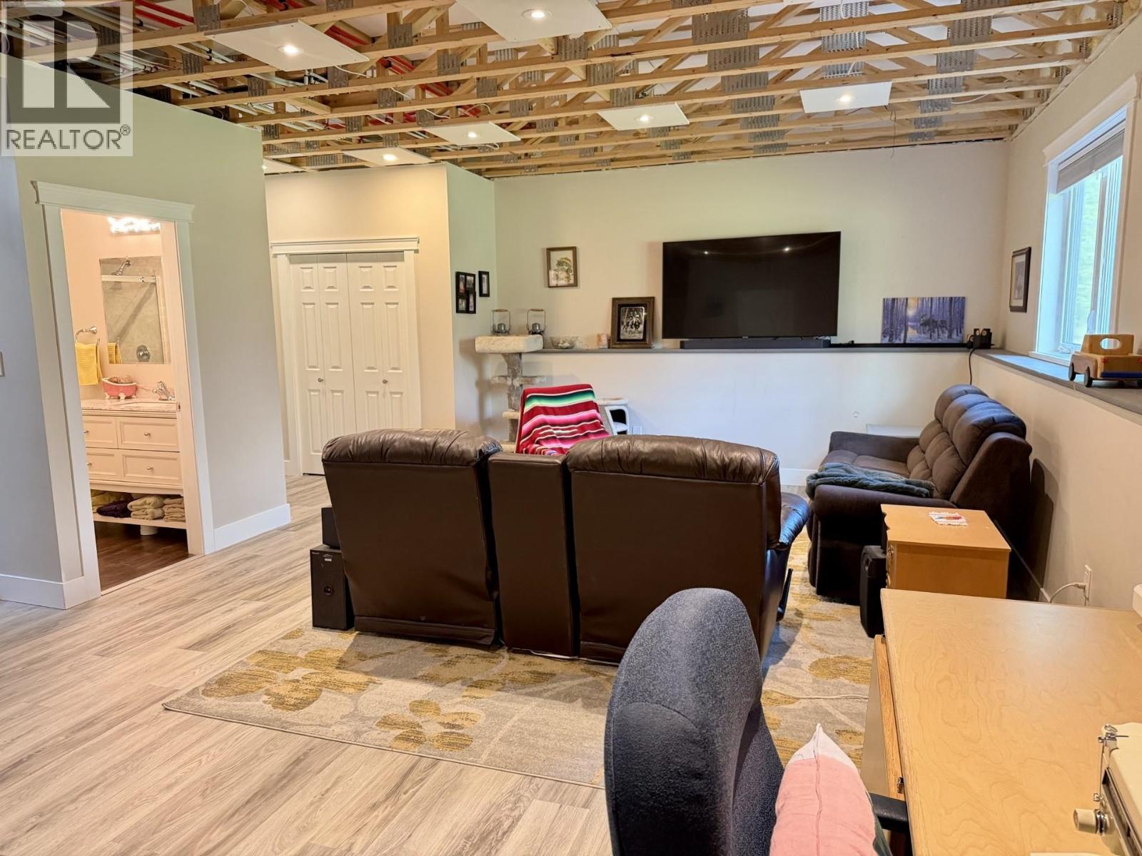 5665 W MEIER ROAD, Cluculz Lake